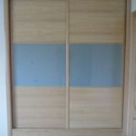 Frente corredero en roble con cristal al ácido