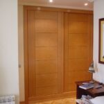 Frente de armario corredero fresado en haya vaporizada