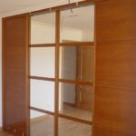 Frente de armario corredero en luna plata y cerezo