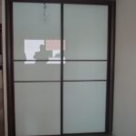 Frente corredero cristal lacado blanco y wengué