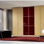 Armario de puertas plegables en roble y cristal lacado color granate