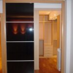 Interior de armario a medida en maple de 19 mm canteado pvc