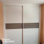 Frente corredero acabado melamina blanca y roble Joplin