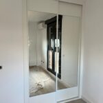 Frente de armario corredera luna plata con melamina blanca