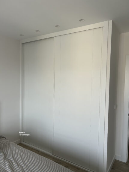 Frente de armario corredera Mod. 3-P lacado blanco en Valladolid